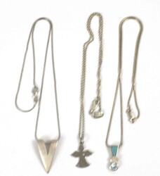 3 Ketten mit Anhängern, 925er Silber, verschiedene Modelle.  ...