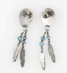 1 Paar Ohrringe aus geprüftem Silber. Indianerschmuck, besetzt mit ...