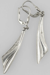 1 Paar Ohrringe, gepunzt mit 925er Silber.Automatically generated ...