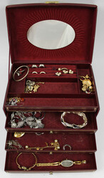 550.70: Jewelry, Lots