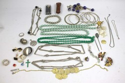 Lot Modeschmuck aus Auflösung. Automatically generated translation: ...