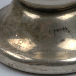 Glasvase mit Silber Overlay im floralen Dekor. Höhe ca. 16,5 ...