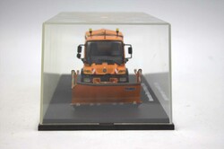 Sammlermodell Schuco Mercedes-Benz Unimog U 300. Maßstab 1:43 in ...