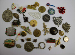 Lot Modeschmuck aus Auflösung. Automatically generated translation: ...