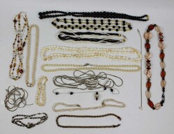 550.70: Jewelry, Lots