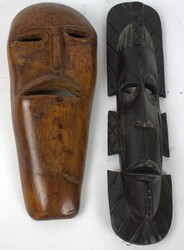 Afrika, 2 Wandmasken aus Holz, 1x Höhe ca. 42 cm, Breite ca. 17 cm, ...