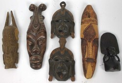 Afrika, Lot Wandmasken aus Holz. Verschiedene Modelle. Automatically ...