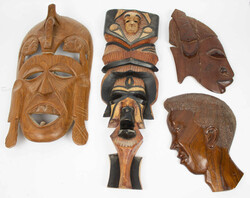 Afrika, Lot Wandmasken, verschiedene Modelle. Insgesamt 4 Stück. 1 ...