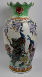 Große dekorative Bodenvase im Stil einer chinesischer Ming-Vase, mit ...