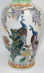 Große dekorative Bodenvase im Stil einer chinesischer Ming-Vase, mit ...