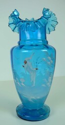 Blaue Glasvase, Schneeballmalerei, im Stil Mary Gregory, ...