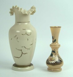 2 Glasvasen, 1x Taschentuchvase, diese stark berieben. Gebrauchter ...