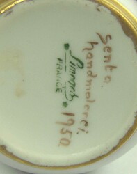 Limoges, kleines Porzellanvase Senta, Handmalerei, 1950. Höhe ca. 19 ...