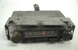 antikes Autoradio, wohl 70er / 80er Jahre. Stereo - Radio mit UKW- ...