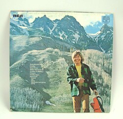 Langspielplatte "Rocky Mountain High" von John Denver.Automatically ...