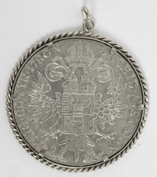 Theresientaler in Fassung.Automatically generated translation ...