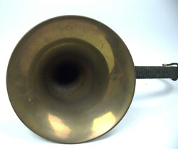 französisches Jagdhorn, traditionelles Musikinstrument aus Messing, ...