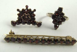 3 Teile Granatschmuck aus Auflösung.  Automatically generated ...