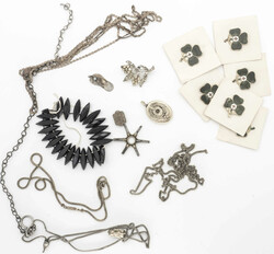 Konvolut Modeschmuck, dazu Uhrenkette, Uhrenschlüssel und ...