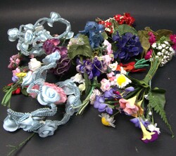 schönes Lot Stoffblumen für den Puppensammler dabei auch ...