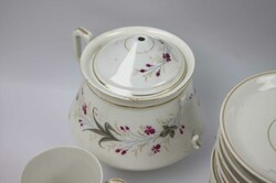 Resteservice im Jugendstil, dabei Tassen, Unterteller, Milchkännchen ...