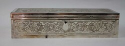 versilberte Schatulle mit Reliefgravur auf dem Deckel, "Le Bal Paré ...