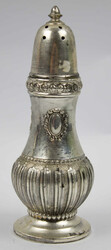 versilberter Zuckerstreuer, am Stand Ds. Höhe ca. 18,5 cm. ...
