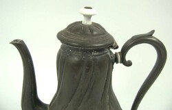 antike Kaffeekanne aus Zinn im Rokoko Stil. Am Stand gepunzt mit 3985 ...