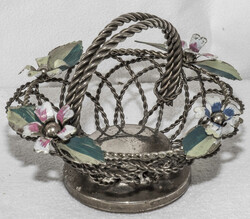 Jugendstil - Henkelkörbchen mit aufgesetzten Blumen, versilbert, ...