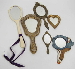 Sammlung Vintage Handspiegel in verschiedenen Stilen, darunter ...
