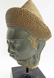 Antike Stein Statue "Buddha Kopf" auf Holzsockel. Höhe ca. 44 ...