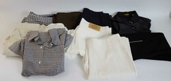 Lot Hosen und Blusen, verschiedene Marken und Grössen. Dabei auch ...