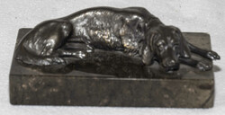 Bronzefigur auf Marmorsockel "Jagdhund", Sockelmaß: ca. 12 cm x ca. ...