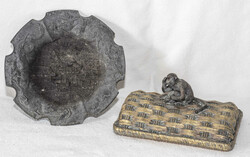 Metallkonvolut, bestehend aus einer Schale (Aschenbecher) mit ...