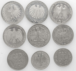 BRD, Lot Münzen, dabei 5 x 5 DM - Gedenkmünzen, 2 x 2 DM und 2 x 1 ...