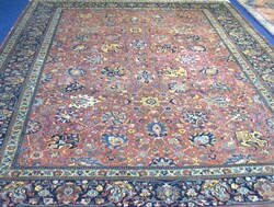 750: Teppiche, Textilien