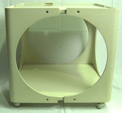 Space Age Beistelltisch, 1970er Jahre. Quadratischer, weißer ...