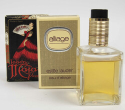 300.40: Varia – Fashion, Accessories