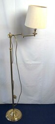 Stehlampe mit einem Strahler, dieser an Stange verstellbar. ...