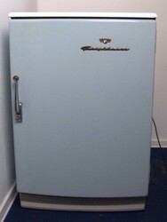 Vintage - Frigidaire Kühlschrank von Opel, 60er Jahre. Auf Funktion ...