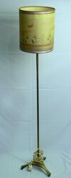Vintage Stehlampe aus Messing, bemaltem Stoffschirm. Höhe ca. 1,20 m ...