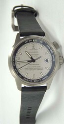 Herrenarmbanduhr aus dem Haus Werenbach. Die Leonov, Model 1-3. Das ...