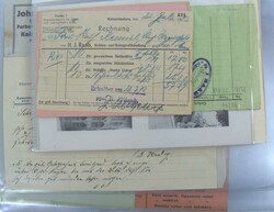 dick gefüllter Ordner mit Belegen, Rechnungen, Satzungen, ...