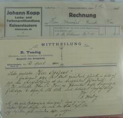 dick gefüllter Ordner mit Belegen, Rechnungen, Satzungen, ...