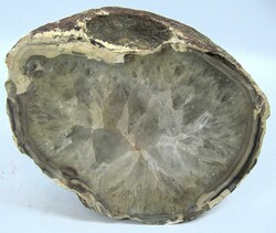 natürliche Achat Geode / Chalcedon im inneren mit Kristallen. Maße: ...