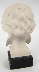 Büste von Beethoven von Bochmann, auf Holzsockel. Höhe ca. 20 cm  ...