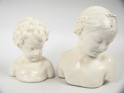 Büste - Kopf eines Mädchens, Gipsfigur, vorne am Kopf Chip und ...