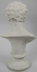 Gipsbüste im antikem Stil, minimale Farbablatzer. Höhe ca. 37 cm. ...