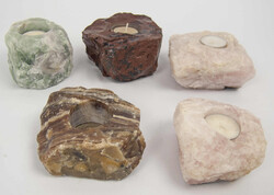 Lot Kerzenständer aus verschiedenen Mineralien.  Automatically ...