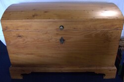 Biedermeier Weichholztruhe, Innenbeschläge original, Höhe ca. 82 cm ...